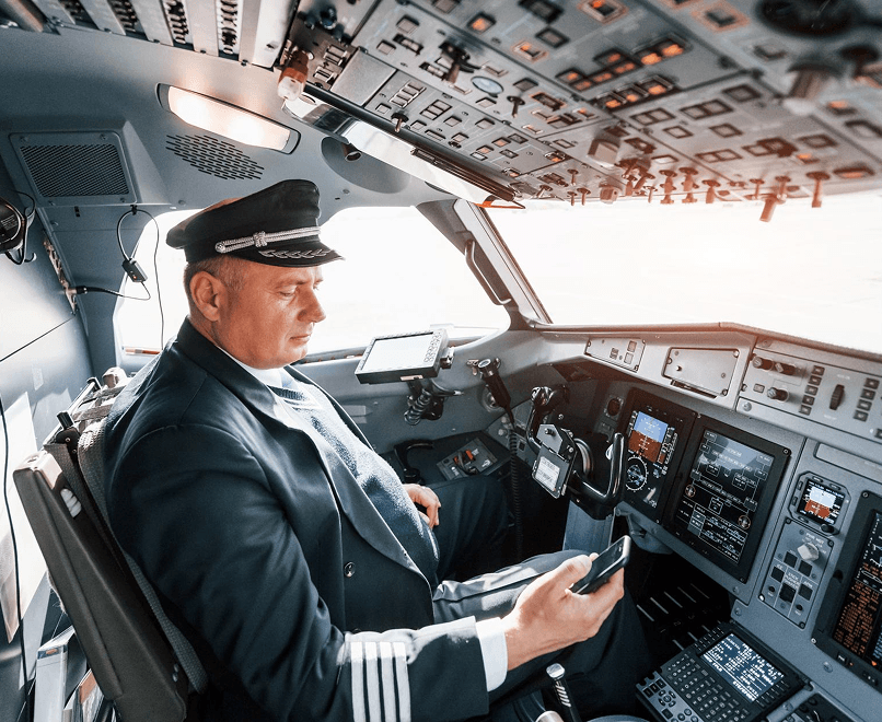 Offline iOS Aviation Platform Enhancing Onboard Pilot Operations